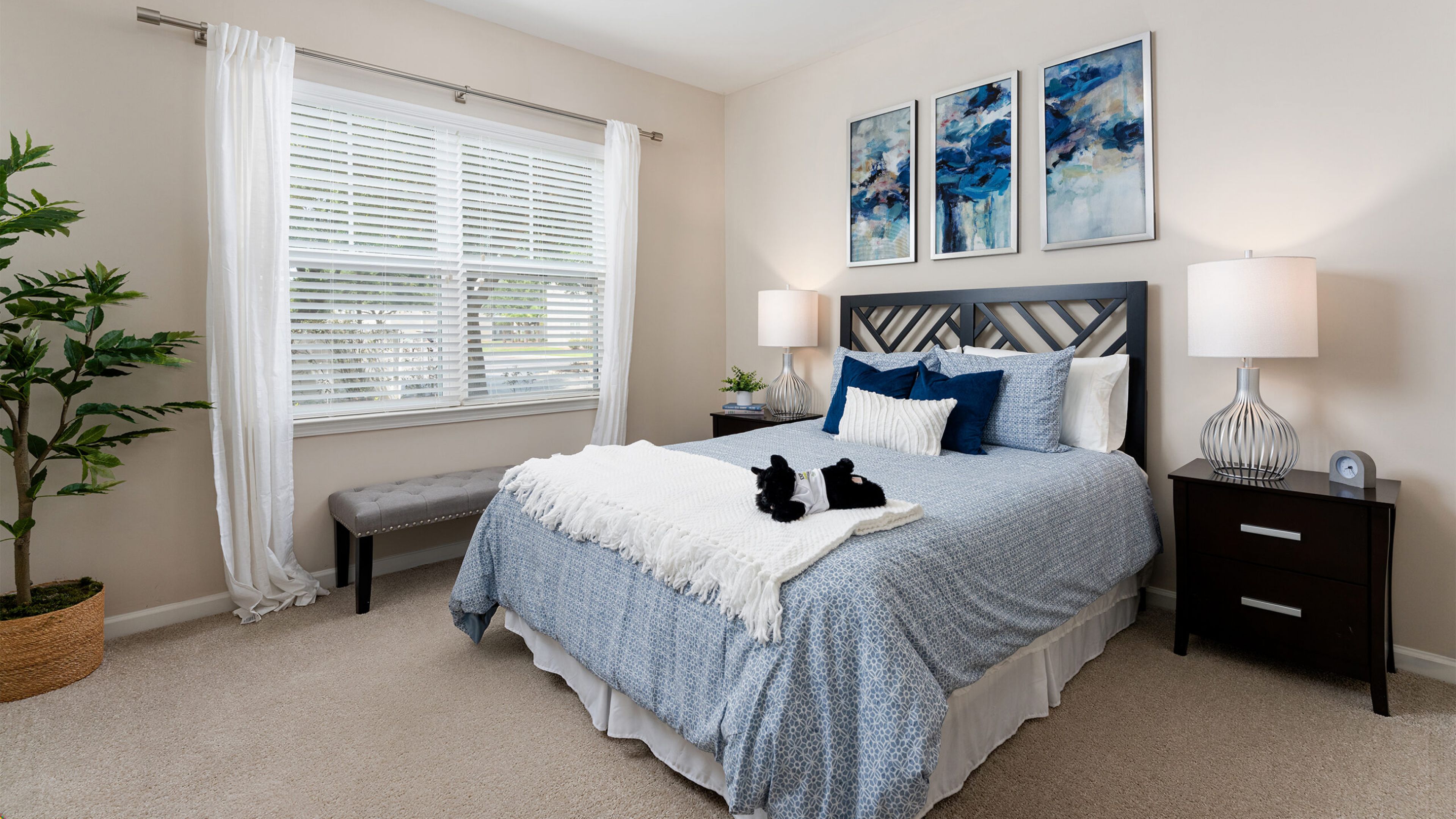 Hawthorne at Murrayville resident clubhouse amenity with seating area and beautiful finishes